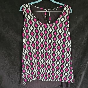 Geometric Patterned Sleeveless Top